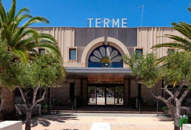Appartamento Centralissimo Zona Terme มาร์เกริตา ดิ ซาวอยา ภายนอก รูปภาพ